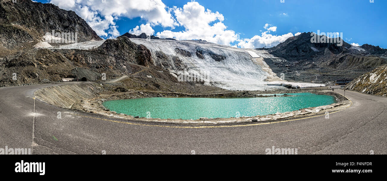 Austria, Soelden, view to Rettenbach glacier and empty Oeztal Glacier Road Stock Photo