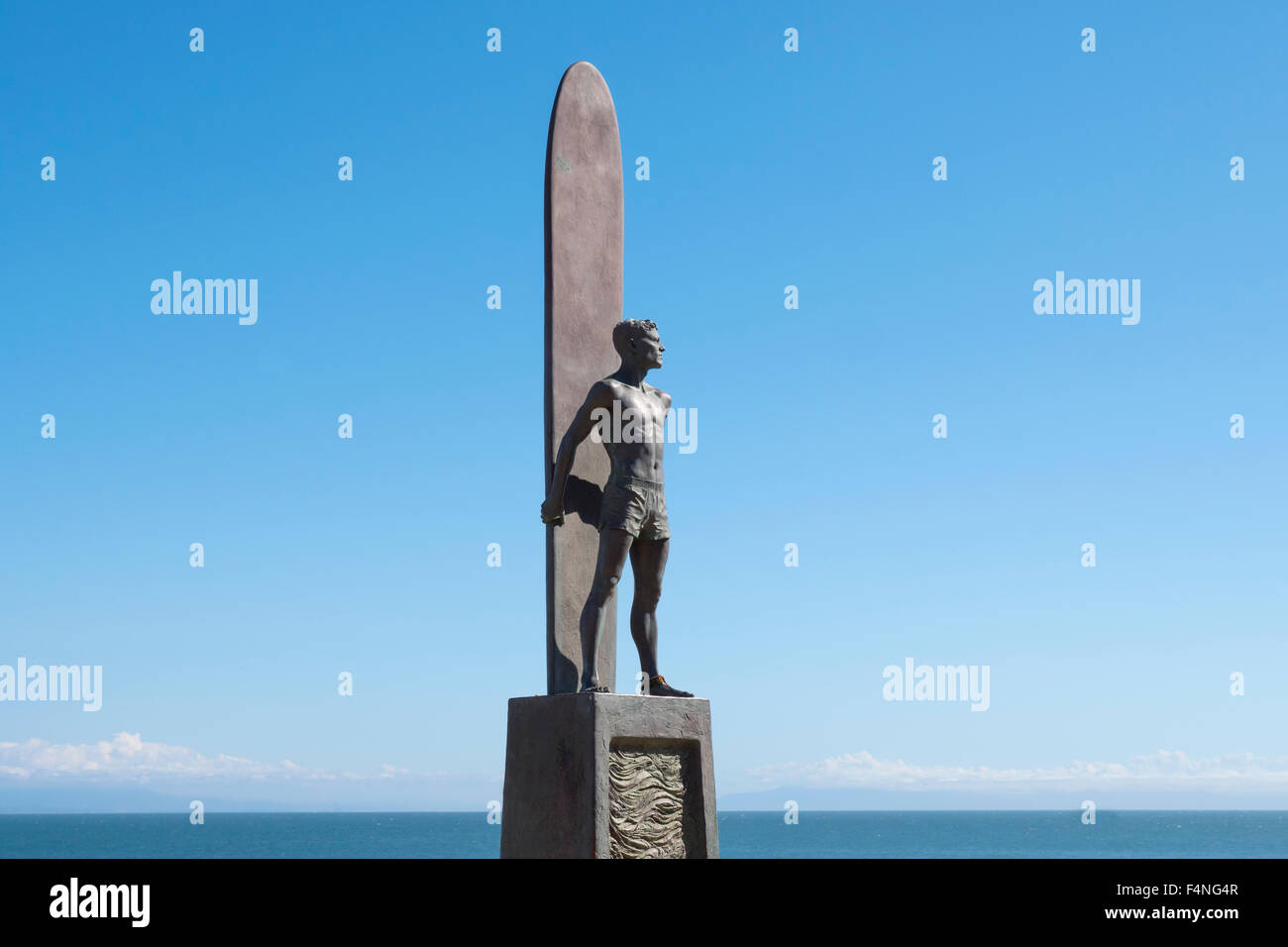 Surfer statue surfing hi res stock photography and images Alamy