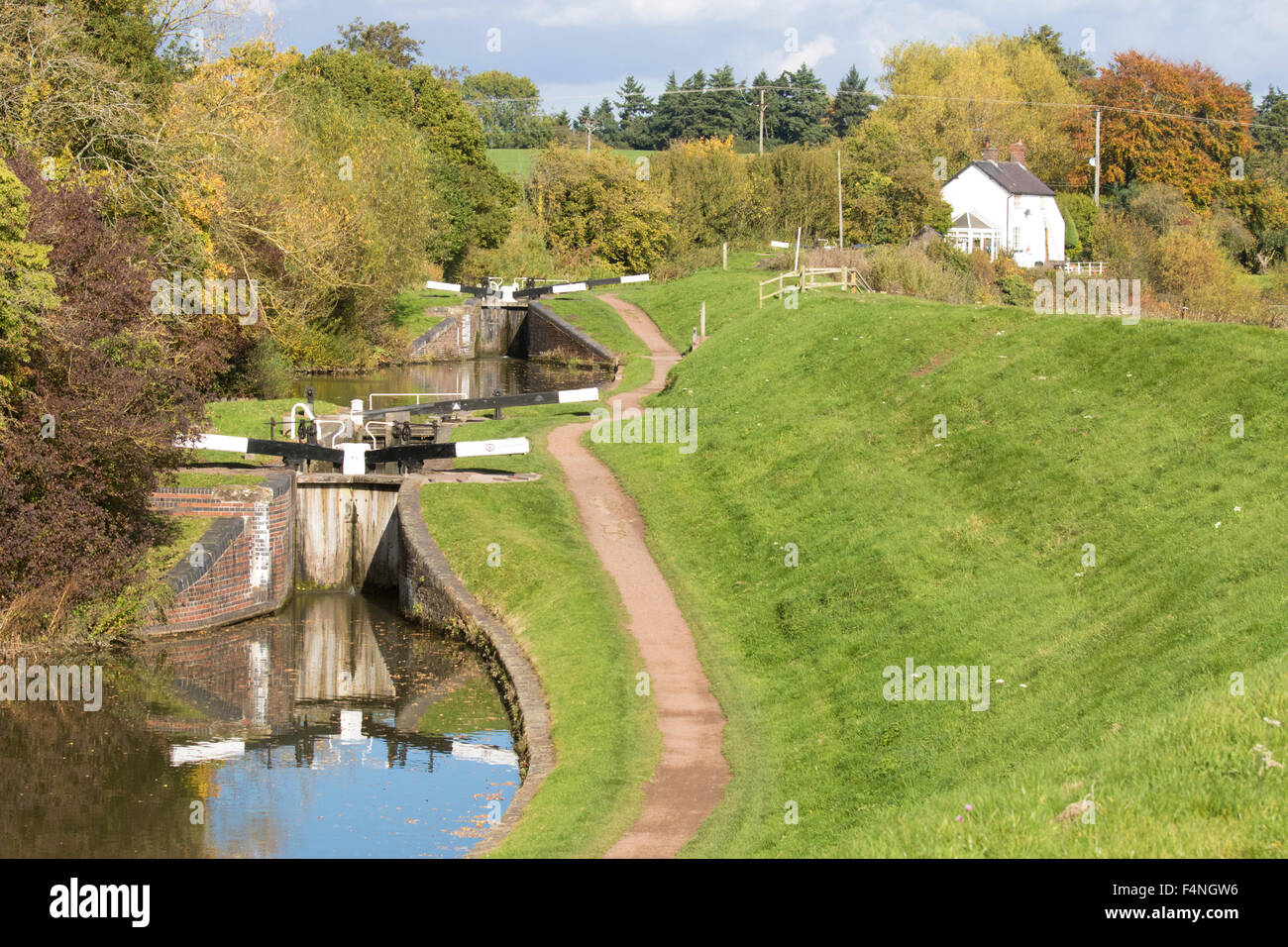 Autumn on the Worcester & Birmingham canal near Tardebigge, Worcestershire, England, UK Stock Photo