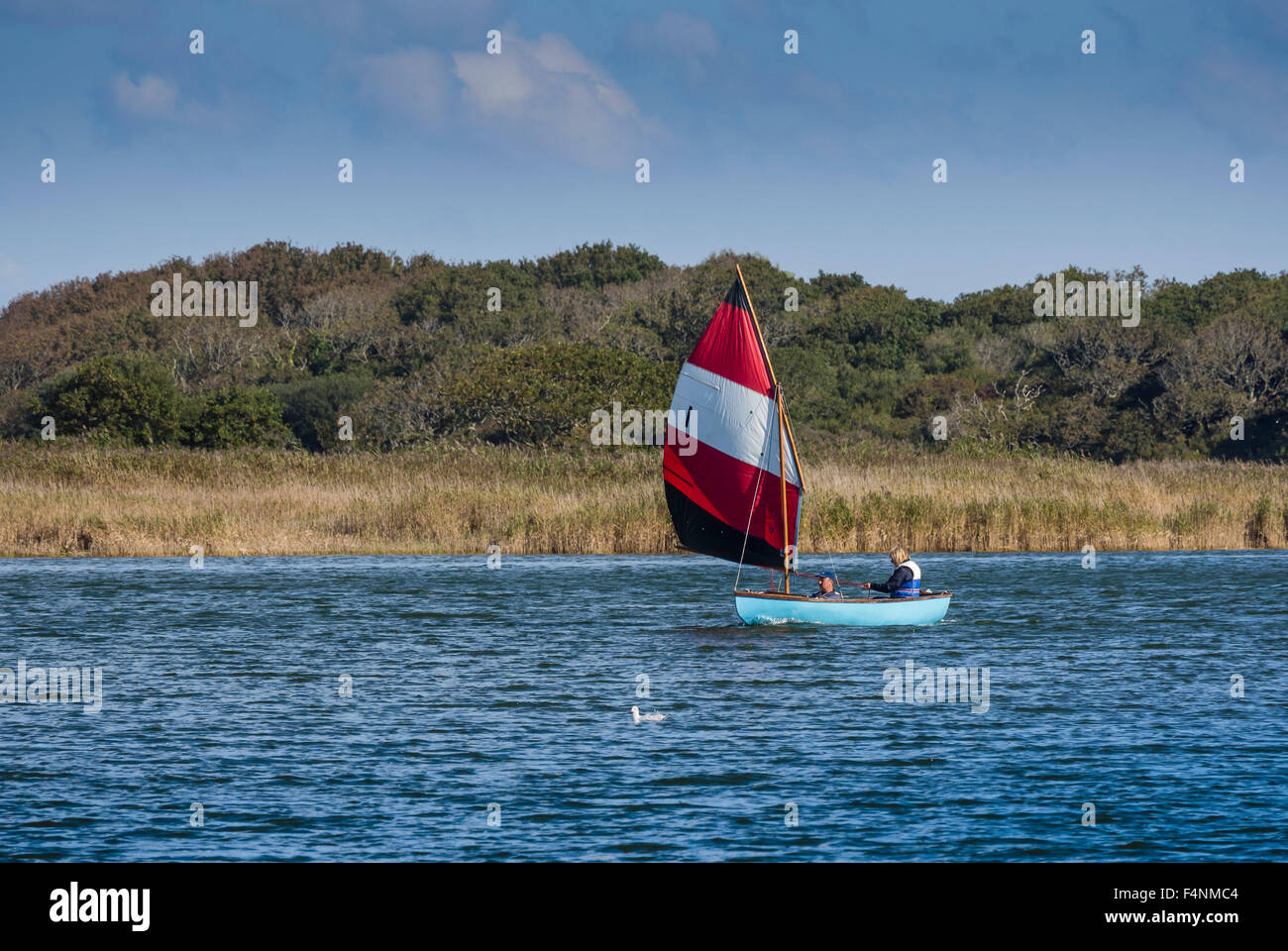 Yarmouth isle of wight sailing hires stock photography and images Alamy