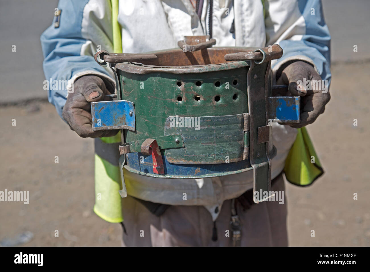 Charcoal stove kenya hires stock photography and images Alamy