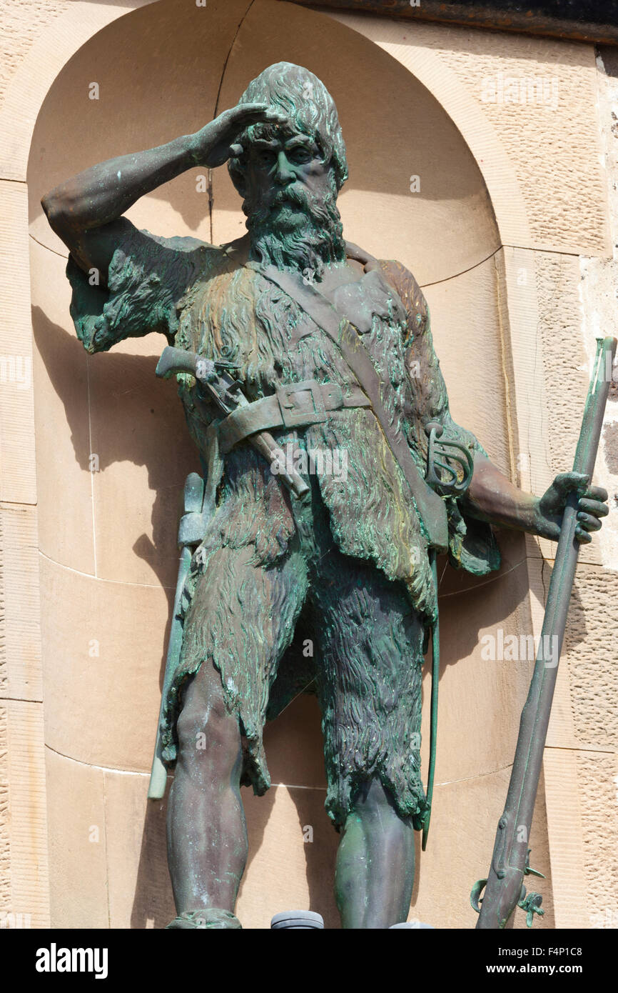 Statue of Robinson Crusoe on the house at Lower Largo, East Neuk of Fife, Scotland UK where Alexander Selkirk was born. Stock Photo