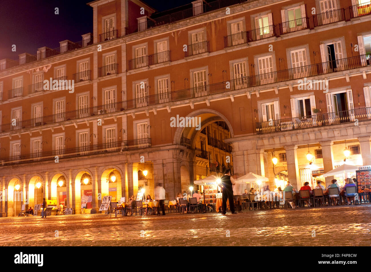 Madrid plaza mayor night cafe hi-res stock photography and images - Alamy