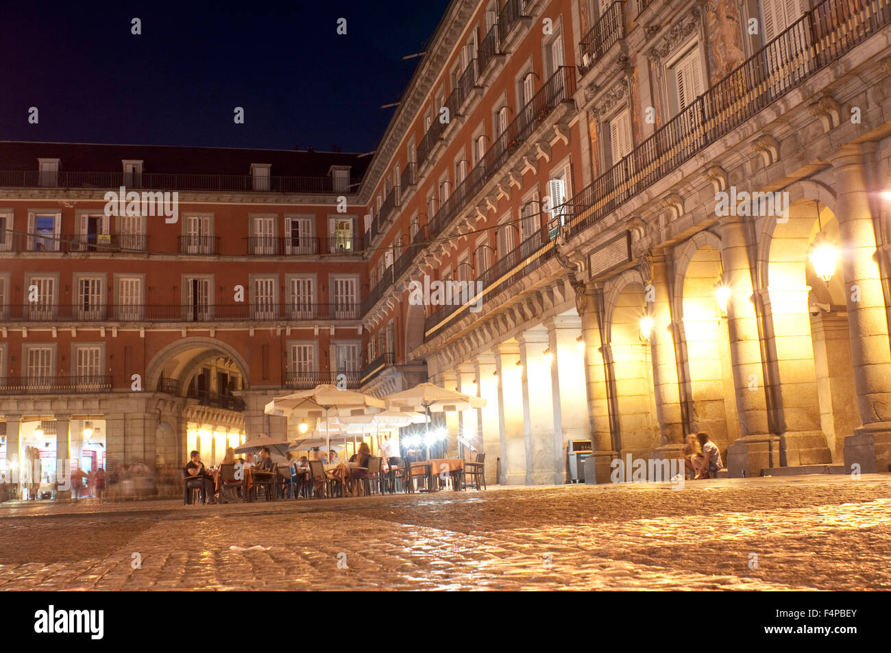 Plaza mayor madrid restaurant hi-res stock photography and images - Alamy