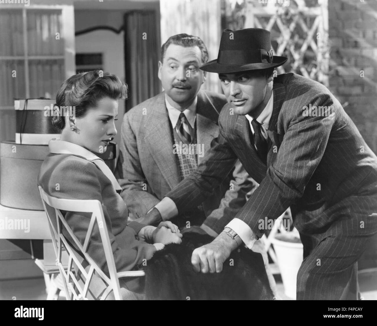 Joan Fontaine, Nigel Bruce and Cary Grant / Suspicion 1941 directed by ...