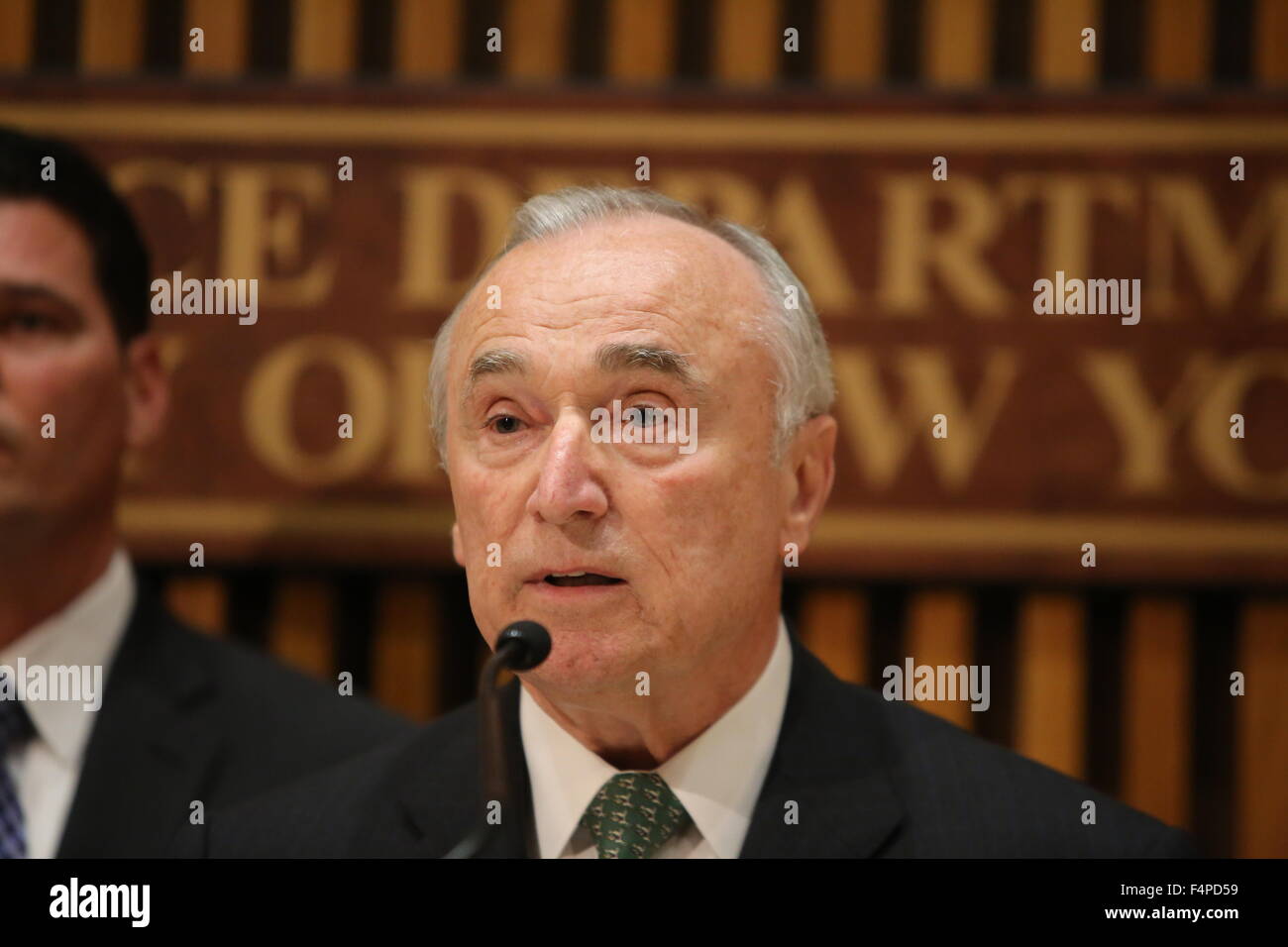 New York City, United States. 21st Oct, 2015. NYPD commissioner William Bratton opens press conference. Mayor de Blasio and NYPD commissioner William Bratton led a press conference to update the investigation into the shooting death of officer Randolph Holder by Tyrone Howard. Credit:  Andy Katz/Pacific Press/Alamy Live News Stock Photo