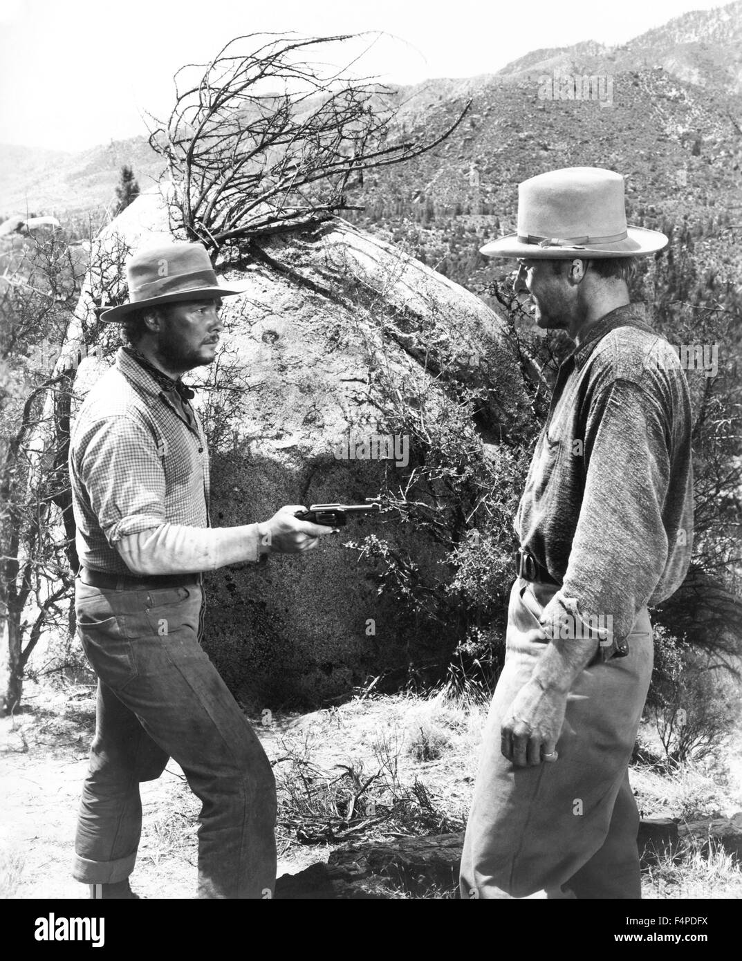 Tim Holt, Bruce Bennett / The Treasure Of The Sierra Madre 1948 directed by John Huston Stock Photo