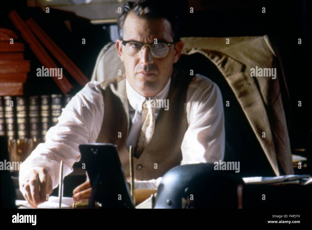 Kevin Costner / JFK / 1991 directed by Oliver Stone [WARNER BROS. PICTURES] Stock Photo