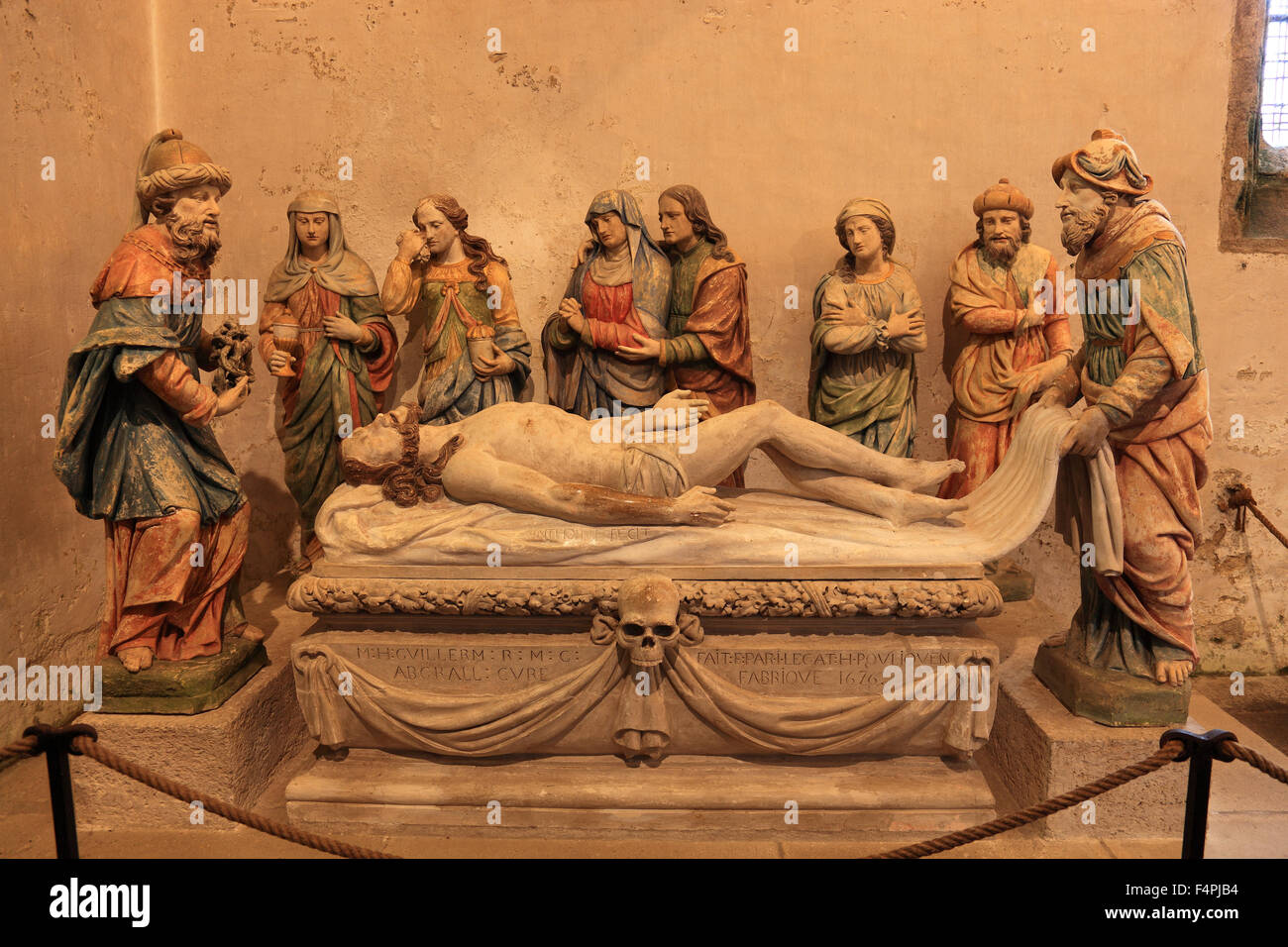 Entombment sculpture hi-res stock photography and images - Alamy