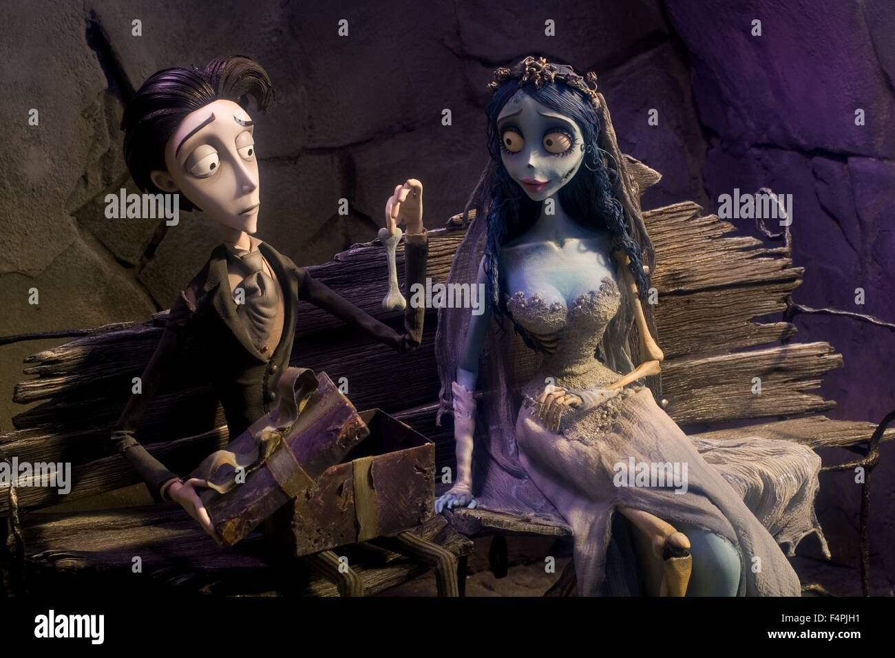 https://c8.alamy.com/comp/F4PJH1/victor-van-dort-voiced-by-johnny-depp-and-the-corpse-bride-voiced-F4PJH1.jpg