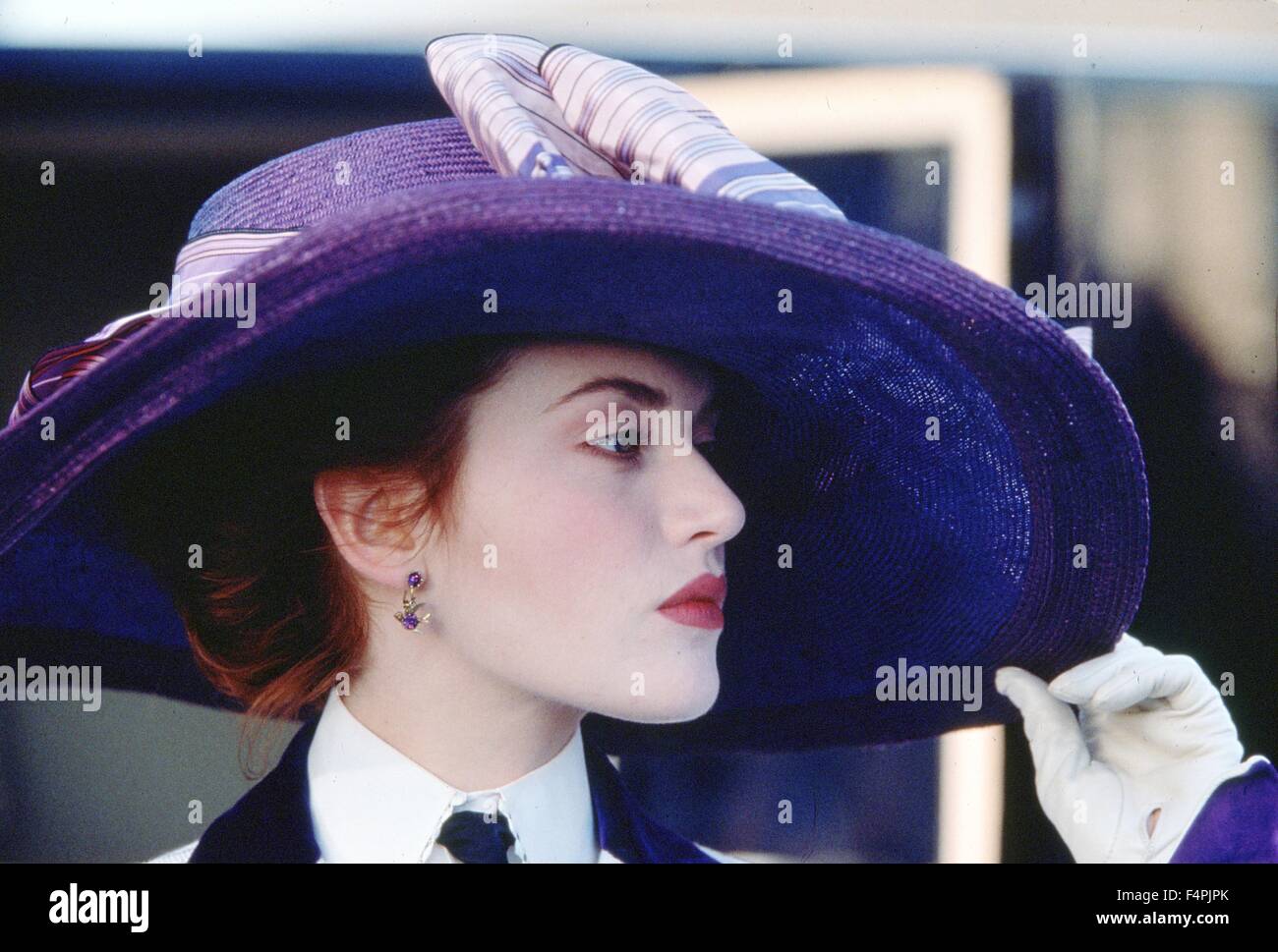 TITANIC Kate Winslet and Billy Zane Date: 1997 Stock Photo - Alamy