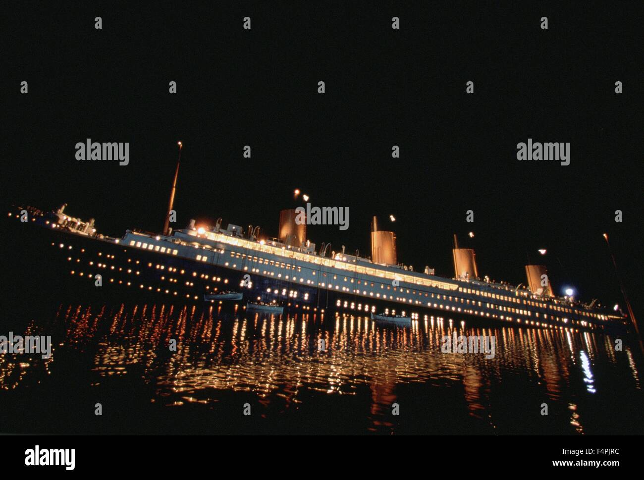 Titanic / 1997 directed by James Cameron [Twentieth Century Fox Pictures] Stock Photo