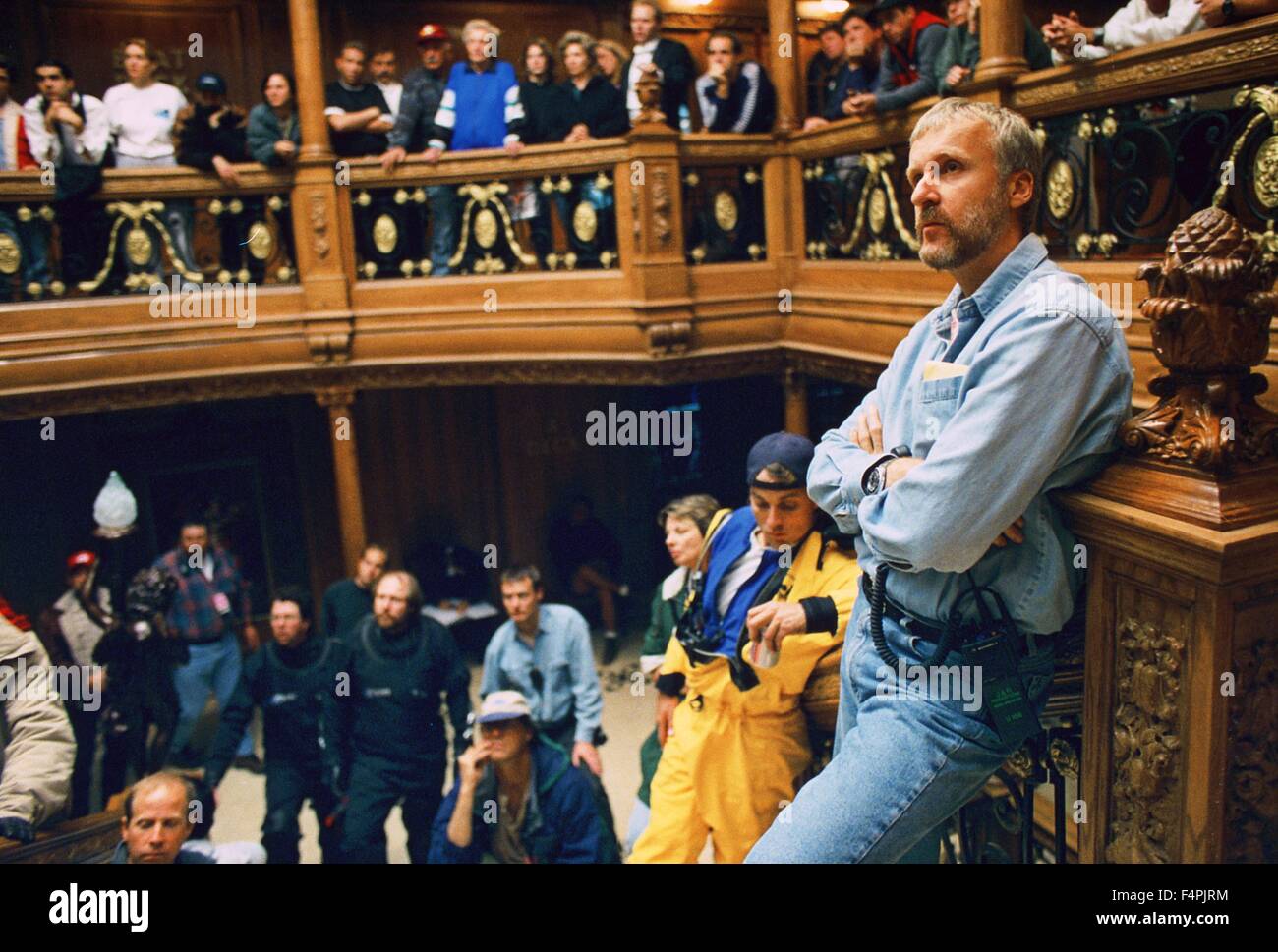 On the set, James Cameron / Titanic / 1997 directed by James Cameron  [Twentieth Century Fox Pictures] Stock Photo - Alamy
