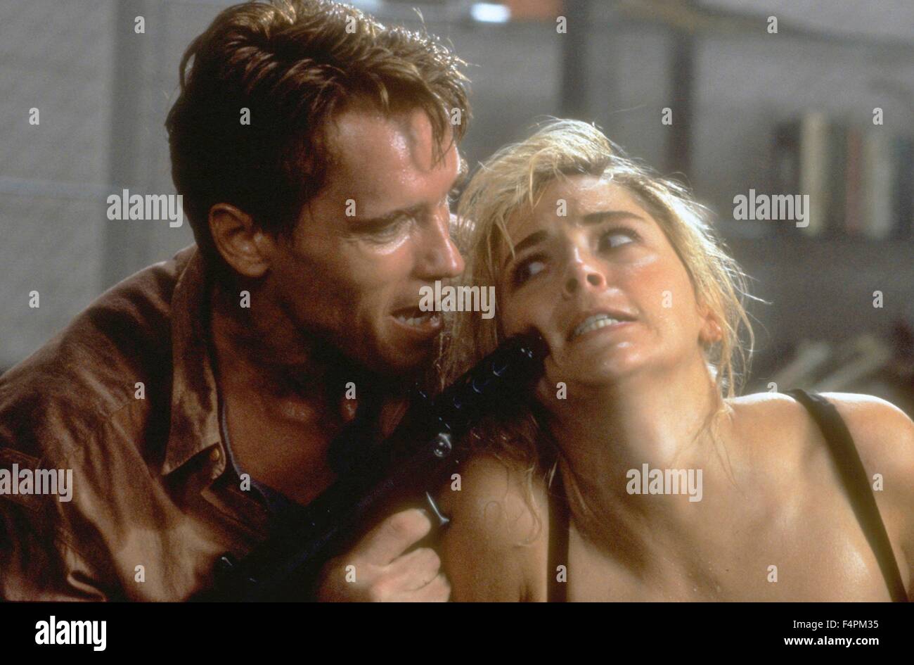 TOTAL RECALL T-shirt Arnold Schwarzenegger Sharon Stone Paul Verhoeven 1990