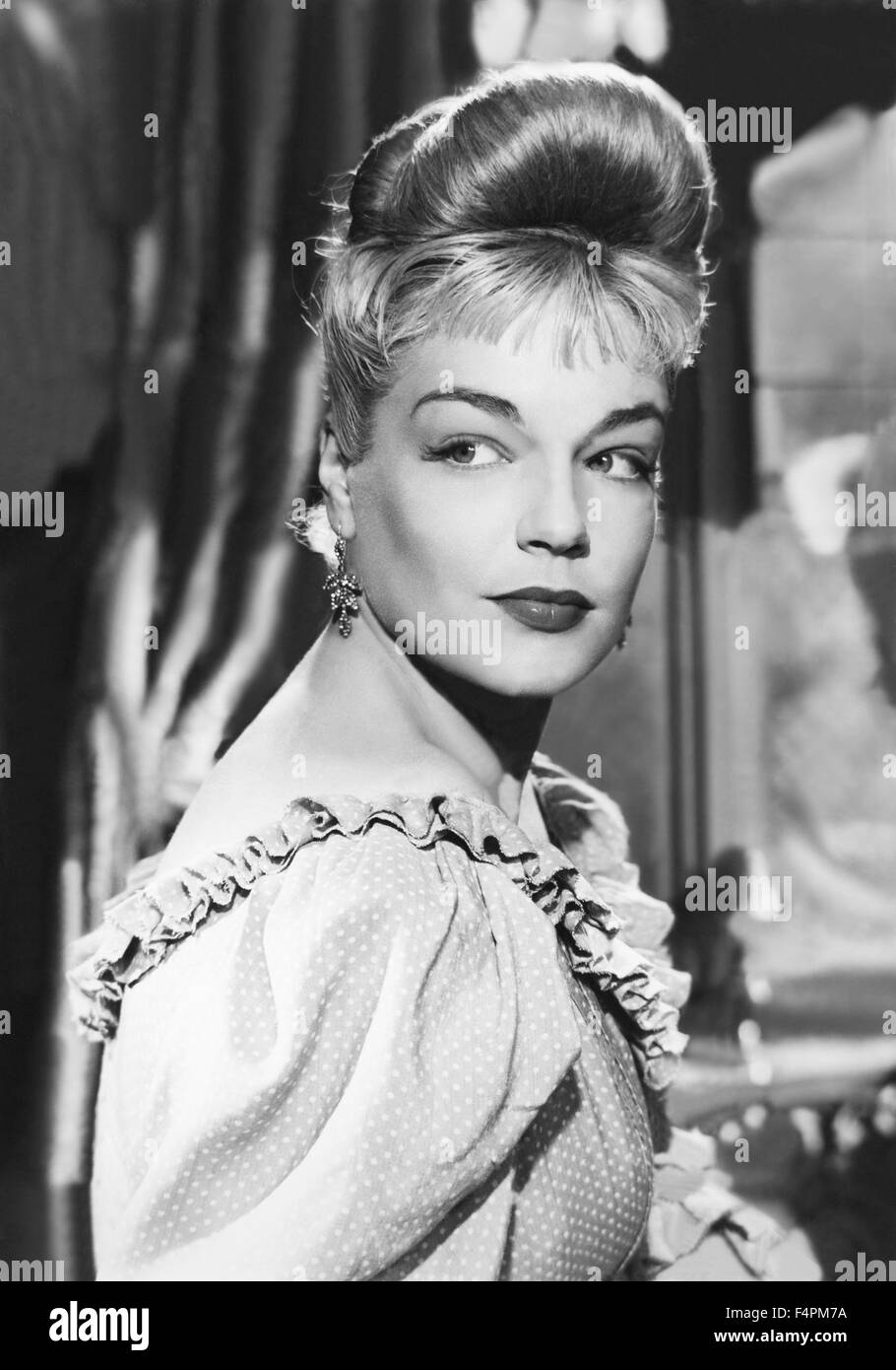 Simone Signoret / Casque d'or / 1951 directed by Jacques Becker Stock Photo