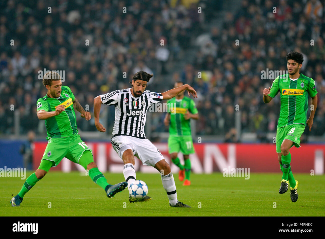 Turin, Italy. 21st Oct, 2015. UEFA Champions League. Juventus versus Borussia Monchengladbach. Sami Khedira and Fabian Johnson fight for the ball Credit:  Action Plus Sports/Alamy Live News Stock Photo