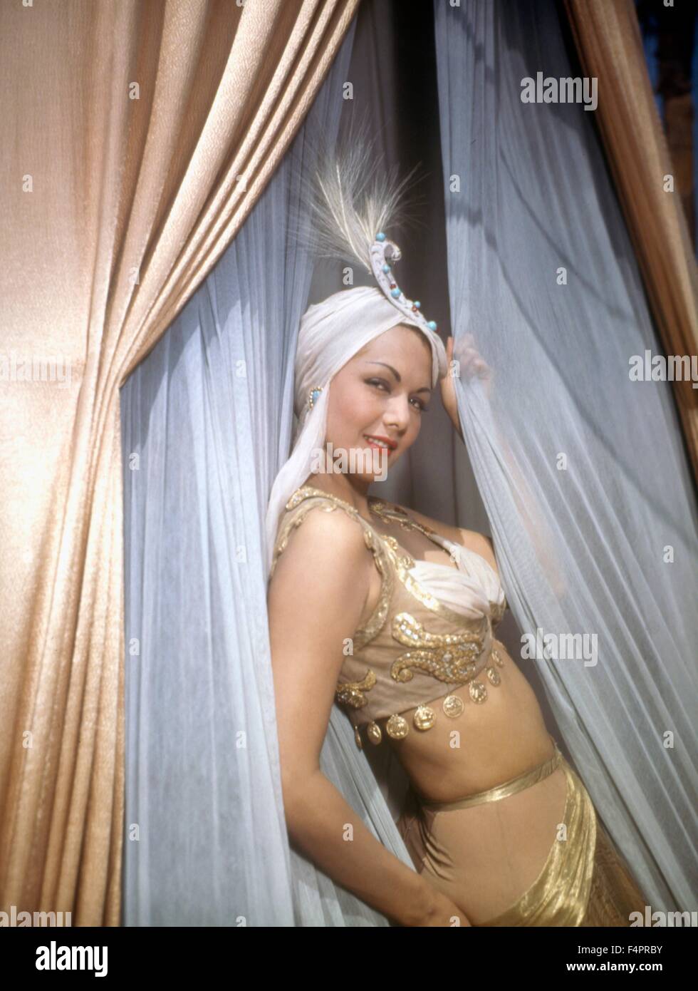 Maria Montez  ( Scheherazade )  / Arabian Nights / 1942 directed by John Rawlins [Universal Pictures] Stock Photo