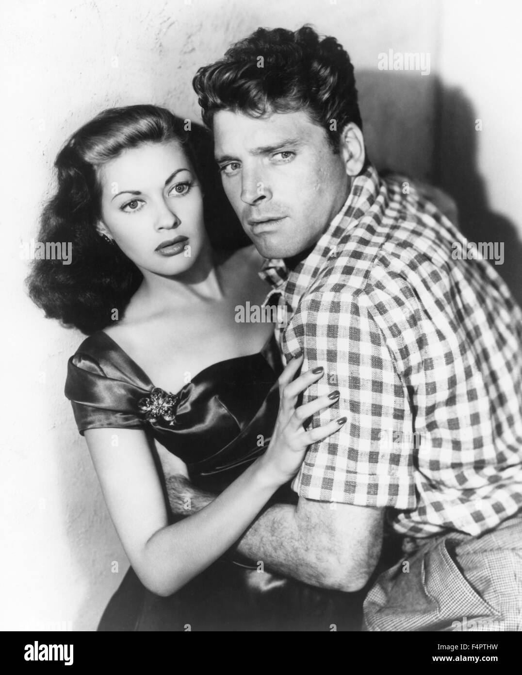 Yvonne De Carlo and Burt Lancaster / Criss Cross / 1949 directed by Robert Siodmak [Universal International Pictures] Stock Photo