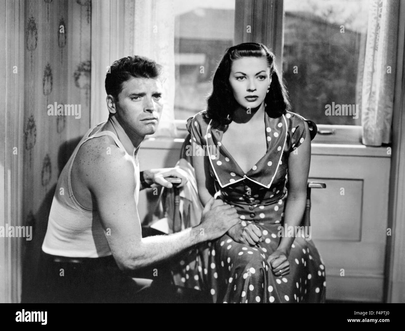 Burt Lancaster and Yvonne De Carlo / Criss Cross / 1949 directed by Robert Siodmak [Universal International Pictures] Stock Photo