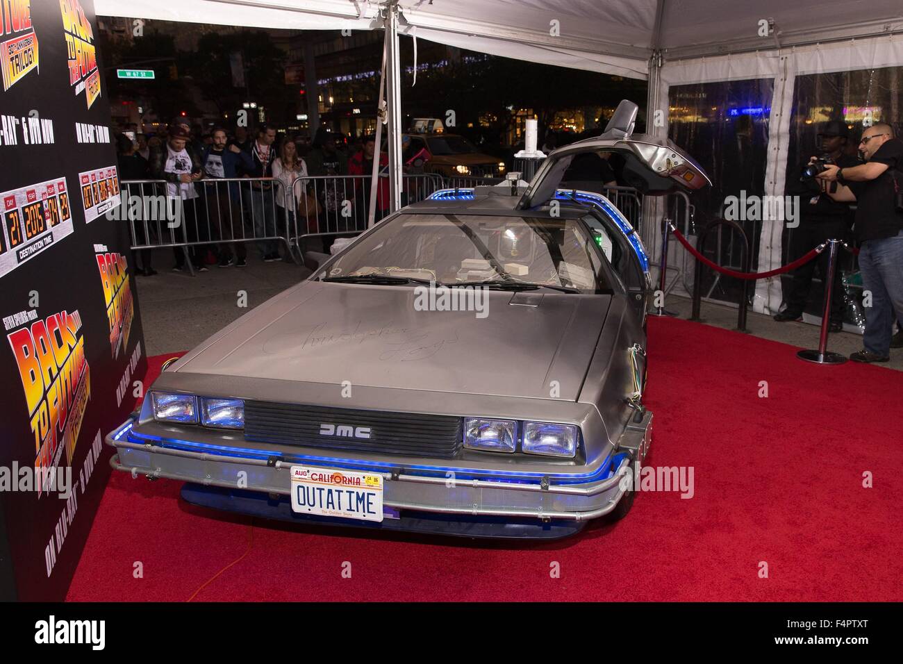New York, NY, USA. 21st Oct, 2015. Back to the Future DeLorean at arrivals for BACK TO THE FUTURE 30th Anniversary Trilogy Screening, AMC Loews Lincoln Square 13, New York, NY October 21, 2015. Credit:  Jason Smith/Everett Collection/Alamy Live News Stock Photo