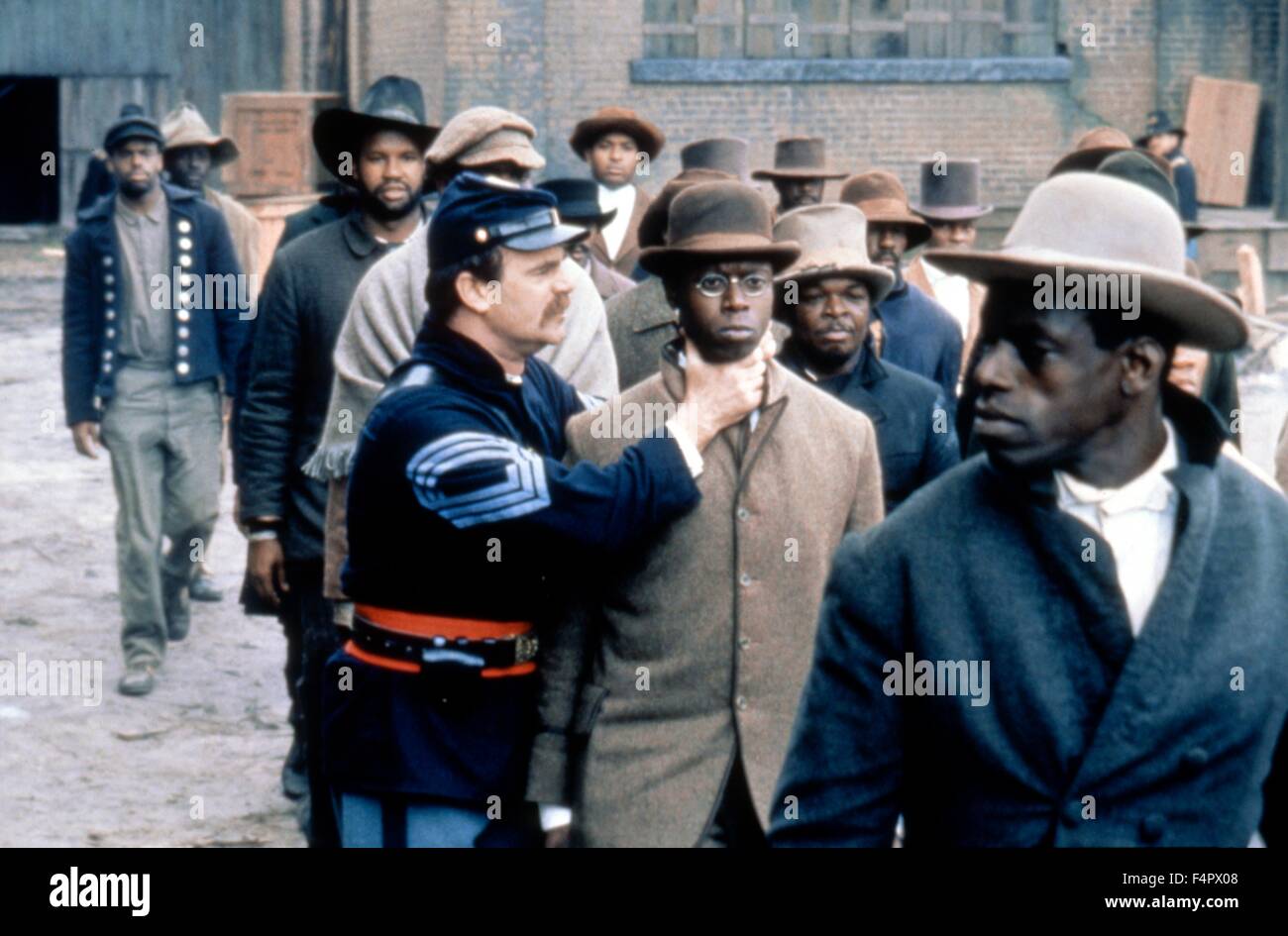 John Finn and Andre Braugher / Glory / 1989 directed by Edward Zwick [TriStar Pictures] Stock Photo