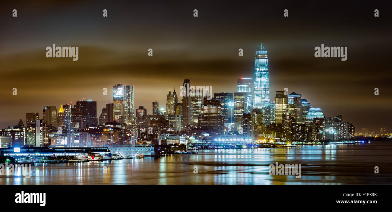 Lower Manhattan by night viewed from Weehawken, New Jersey Stock Photo