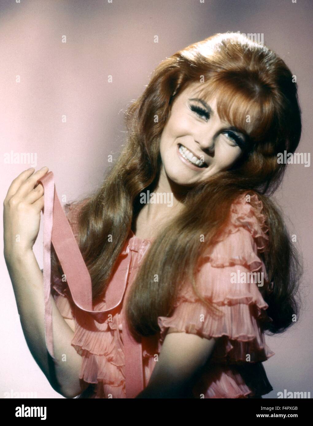Ann margret stagecoach 1966 hi-res stock photography and