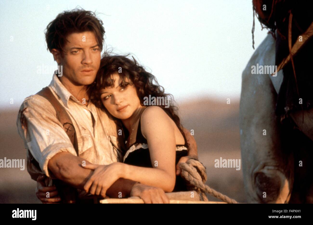 Brendan Fraser and Rachel Weisz / The Mummy / 1999 / directed by