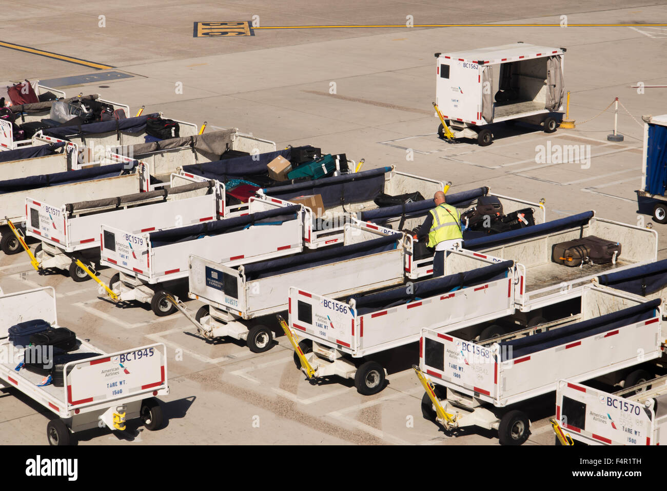 Luggage carts hires stock photography and images Alamy