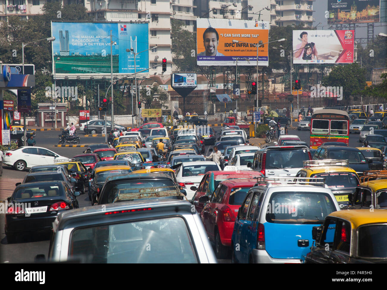 India, Tamil Nadu, Chennai, Madras, city, traffic congestion, traffic, chaos, chaotic, congestion, gridlock, mass, cars, polluti Stock Photo