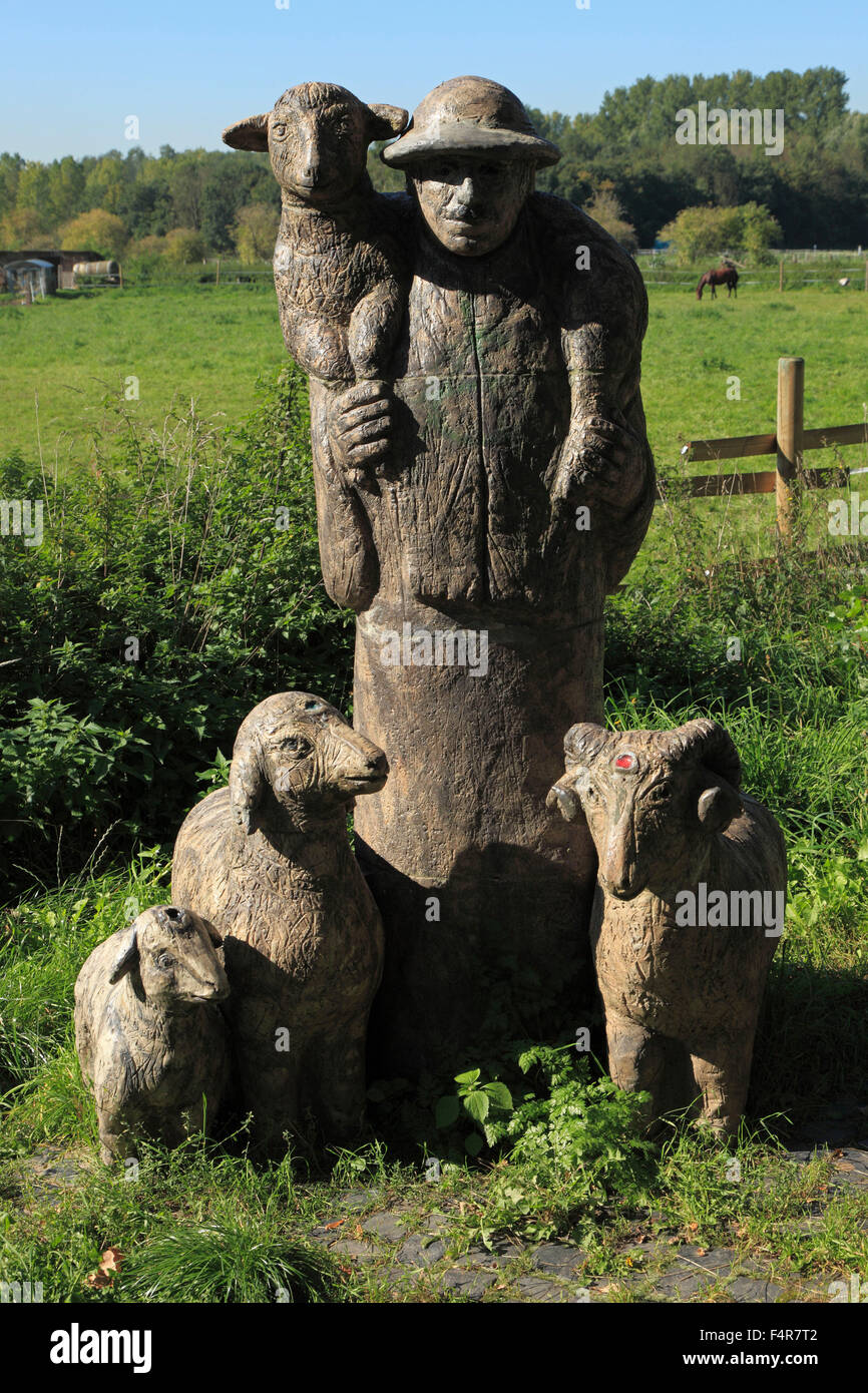 Skulptur 'Schaefer auf der Weide' von Anneliese Langenbach in Grevenbroich-Wevelinghoven, Niederrhein, Nordrhein-Westfalen Stock Photo