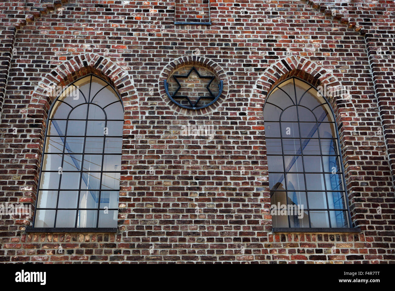 Backsteinfassade mit Davidstern, ehemalige juedische Synagoge in Grevenbroich-Huelchrath, Niederrhein, Nordrhein-Westfalen Stock Photo