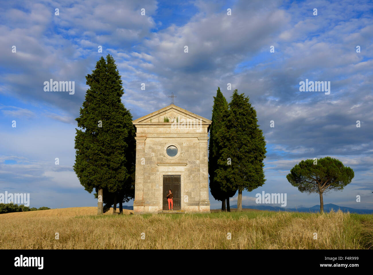 Europe, Italy, Toscana, Tuscany, Capella de Vitaleta, Pienza, chapel, church, field, Stock Photo