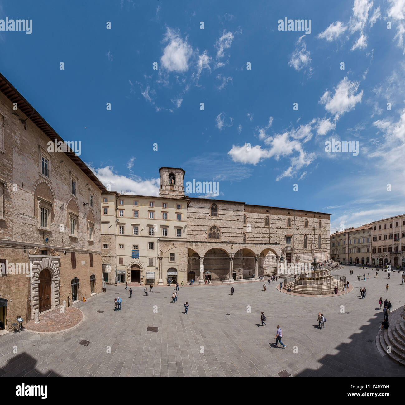 Italy, Europe, Perugia, Umbria, Piazza IV Novembre, Cattedrale di San Lorenzo, cathedral, village, spring, people, fountain, Stock Photo