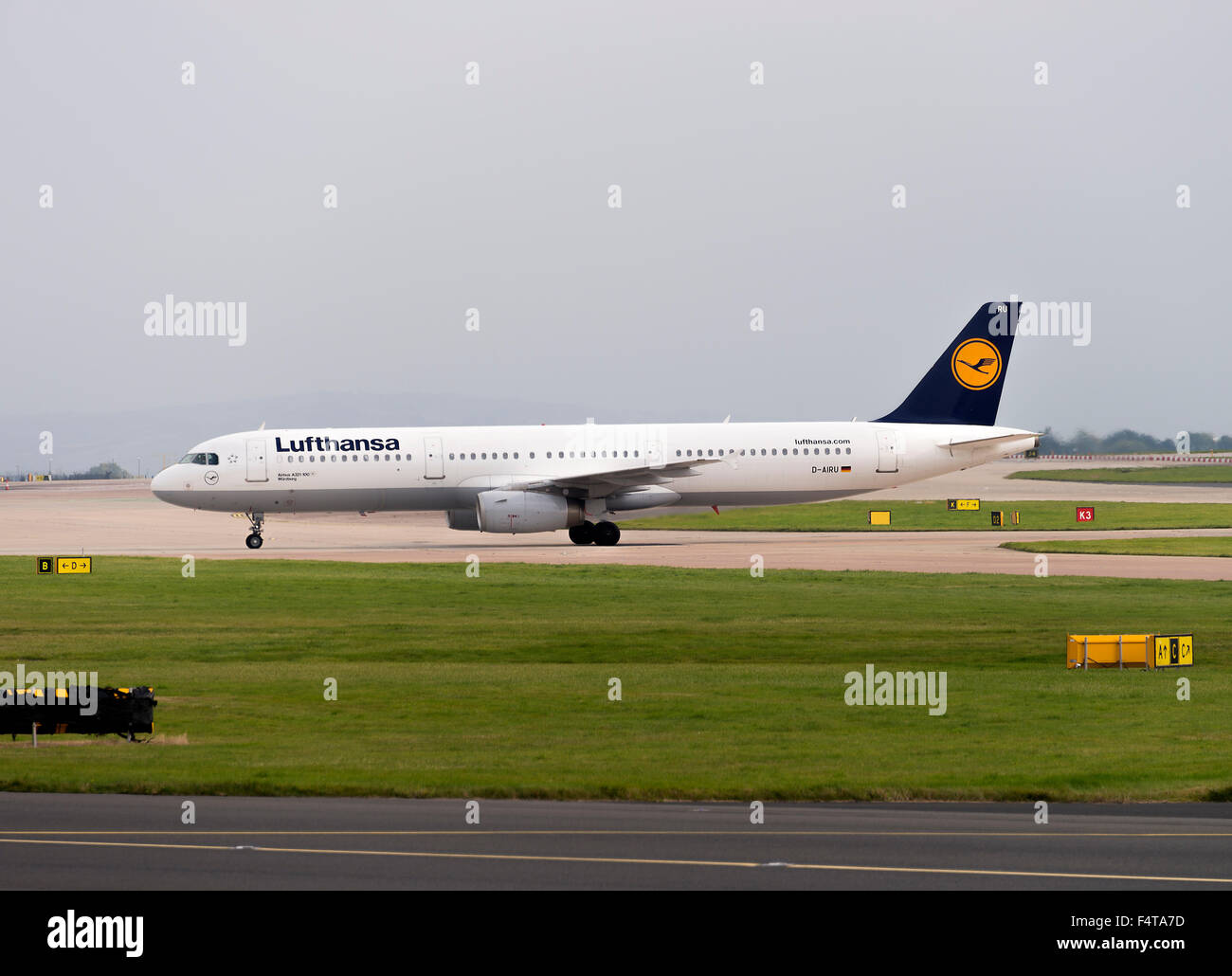 Lufthansa Airline Airbus A321-131 Airliner D-AIRU Taxiing on Arrival at Manchester International Airport England UK Stock Photo