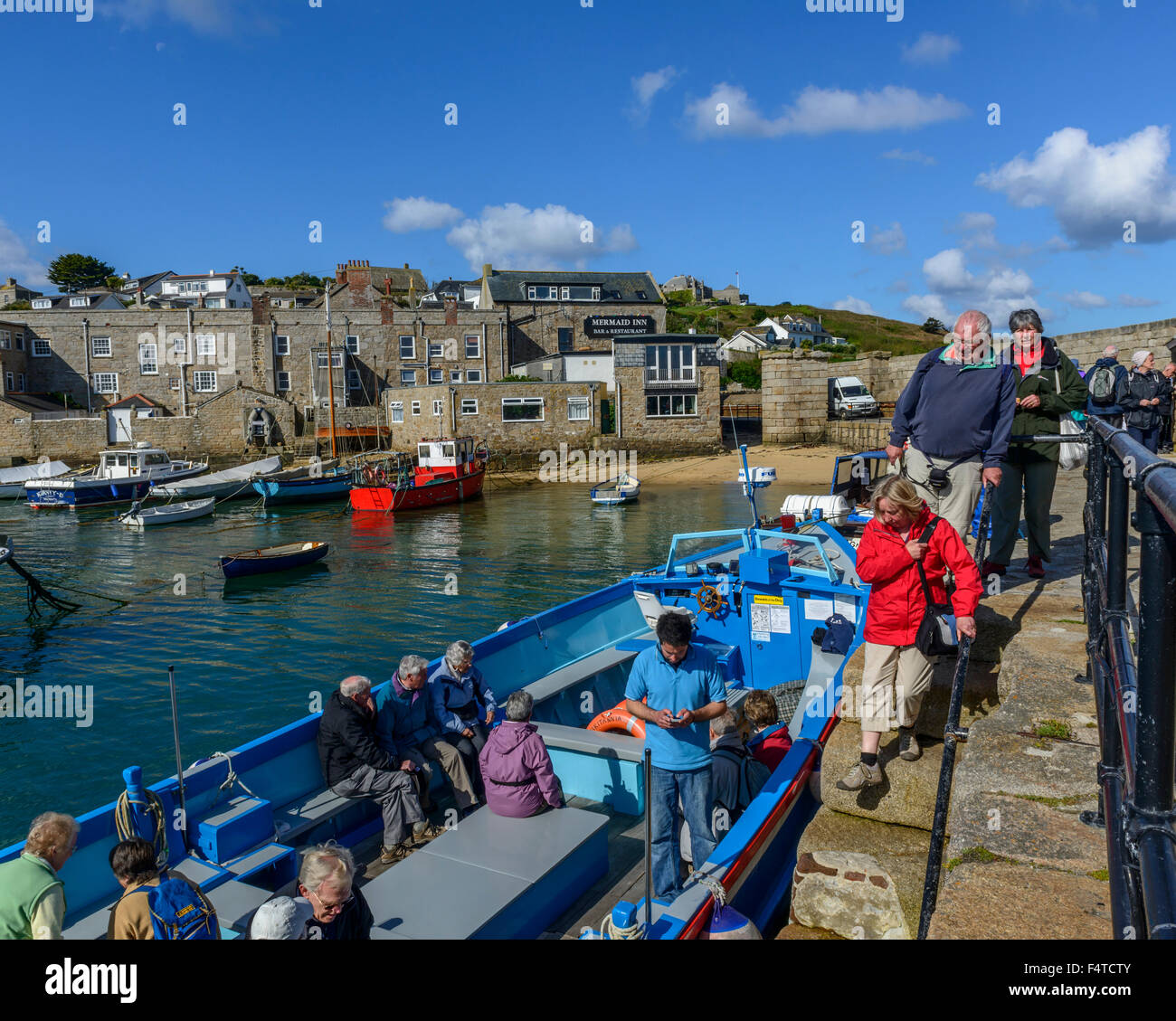 Isles of scilly ferry hires stock photography and images Alamy