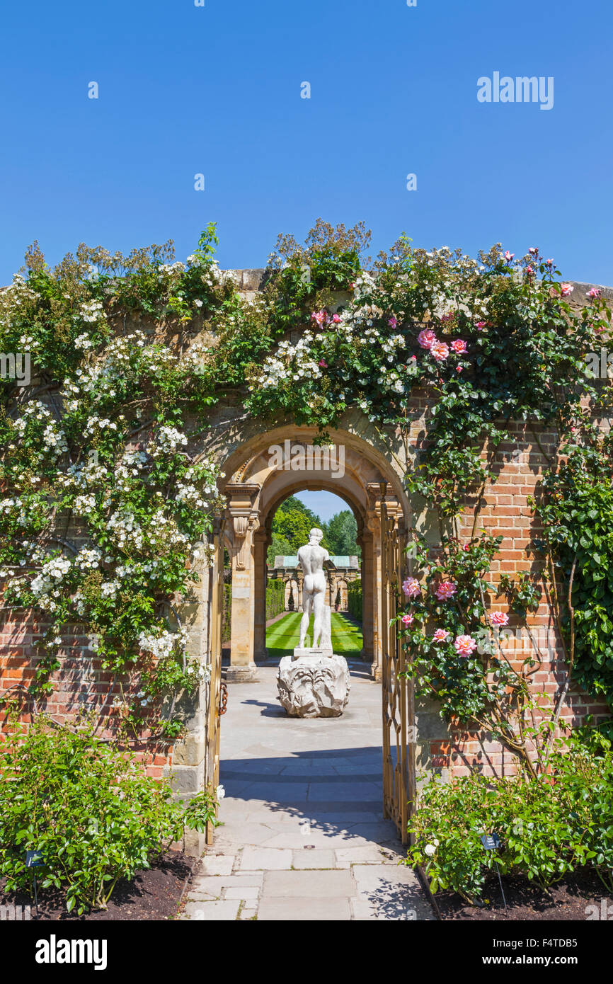 England, Kent, Hever, Hever Castle, The Rose Garden Stock Photo