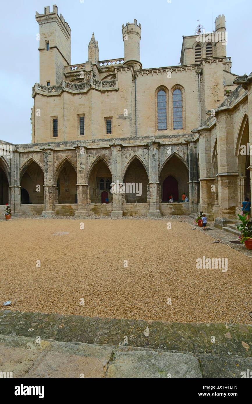France, Europe, Béziers, Languedoc-Roussillon, Herault, church ...