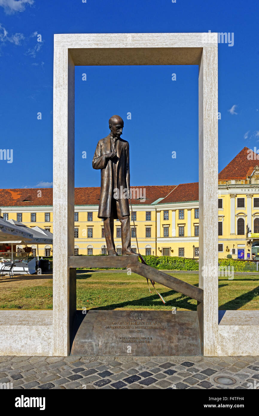 mount Buda, monument, Istvan Bethlen, prime minister, castle theater Stock Photo