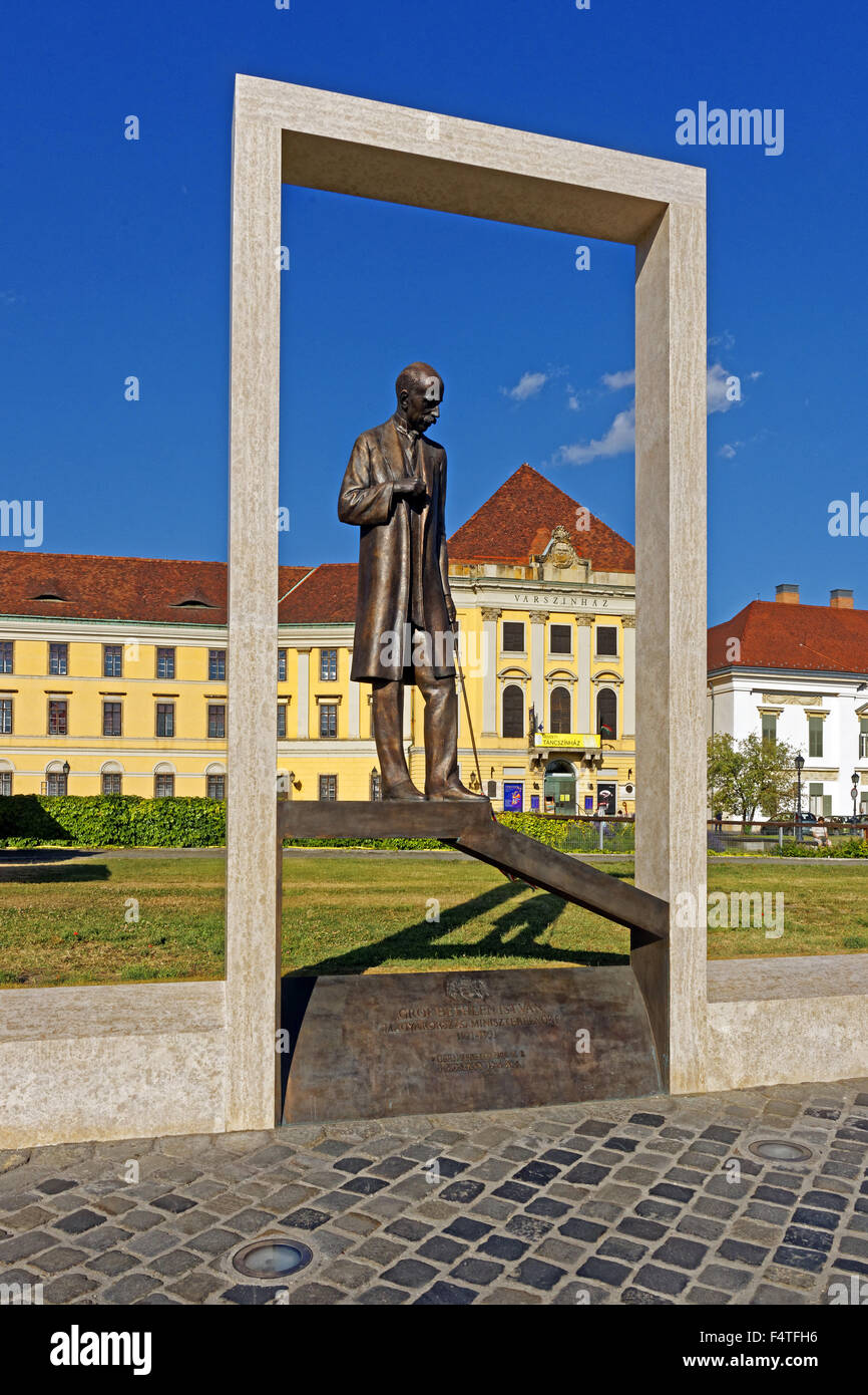 mount Buda, monument, Istvan Bethlen, prime minister, castle theater, Sandor palace, Stock Photo