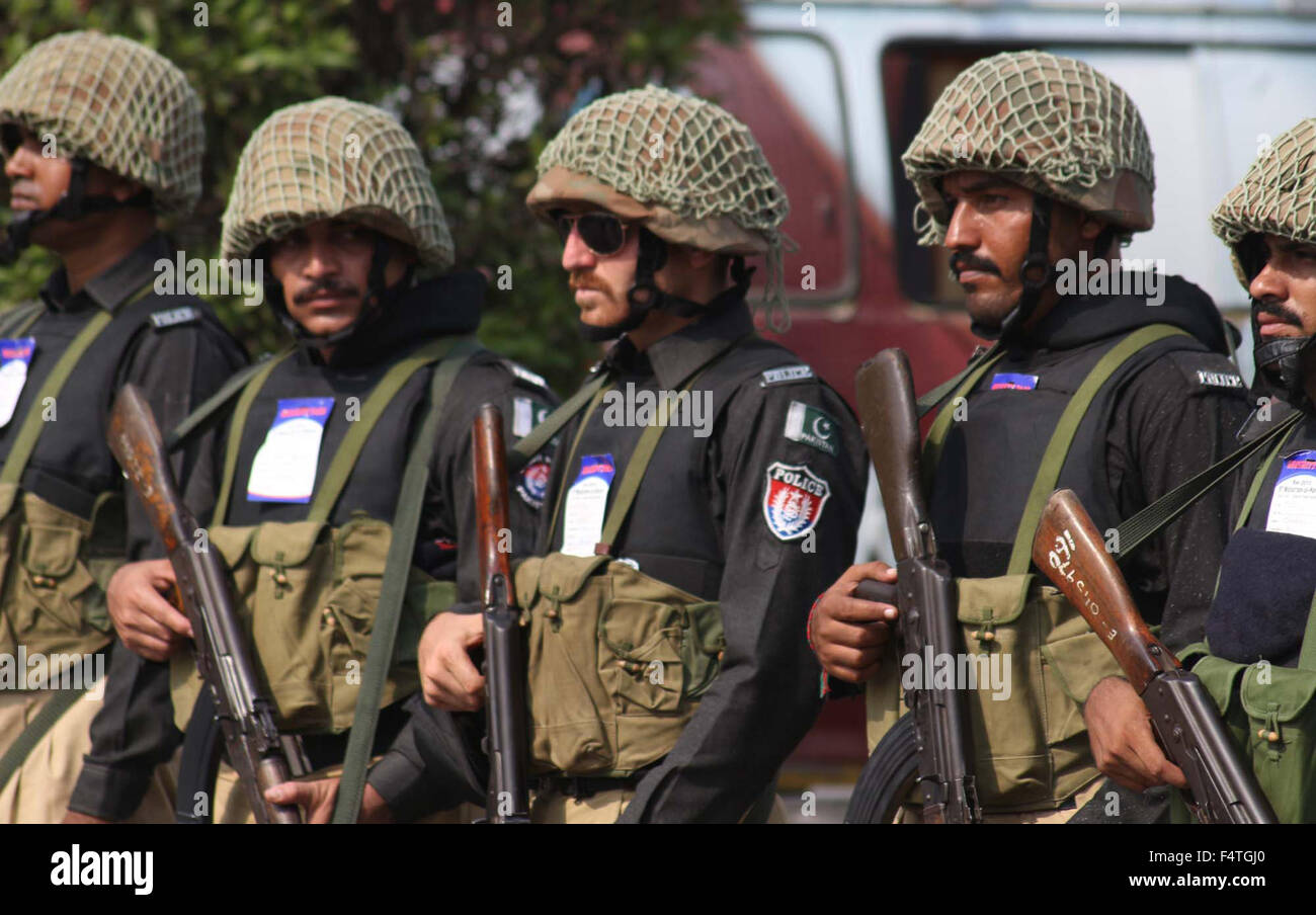 Police commandos standing alert to avoid any untoward incident during ...