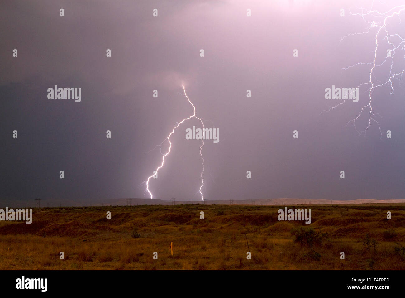 Lightning strike in the sky above Boise, Idaho, USA Stock Photo - Alamy
