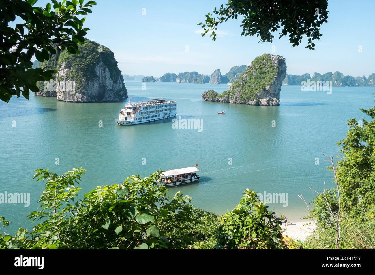 Huong Hai Sealife ship , 57m long, in Cang Do, Halong bay,Unesco world heritage site,Vietnam Stock Photo