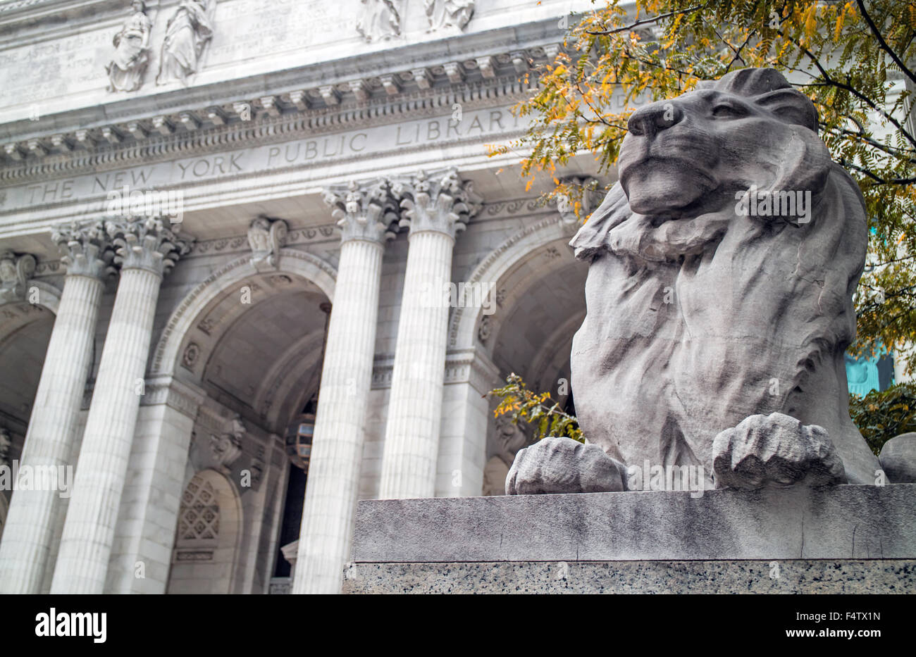 Fortitude lion statue hi-res stock photography and images - Alamy