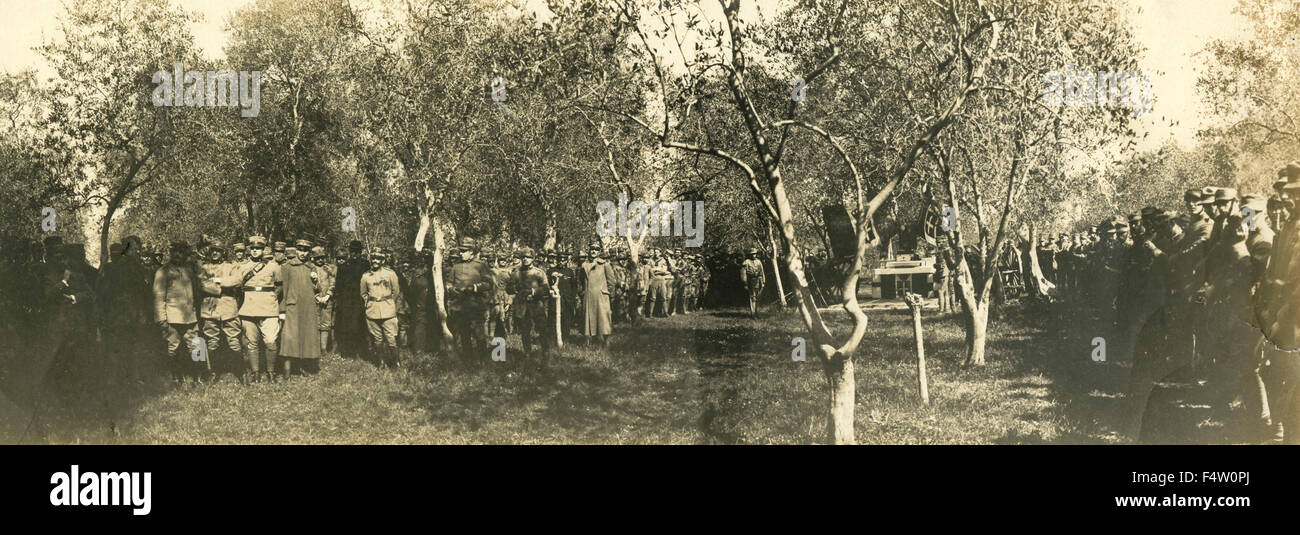 Group of soldiers hi-res stock photography and images - Alamy