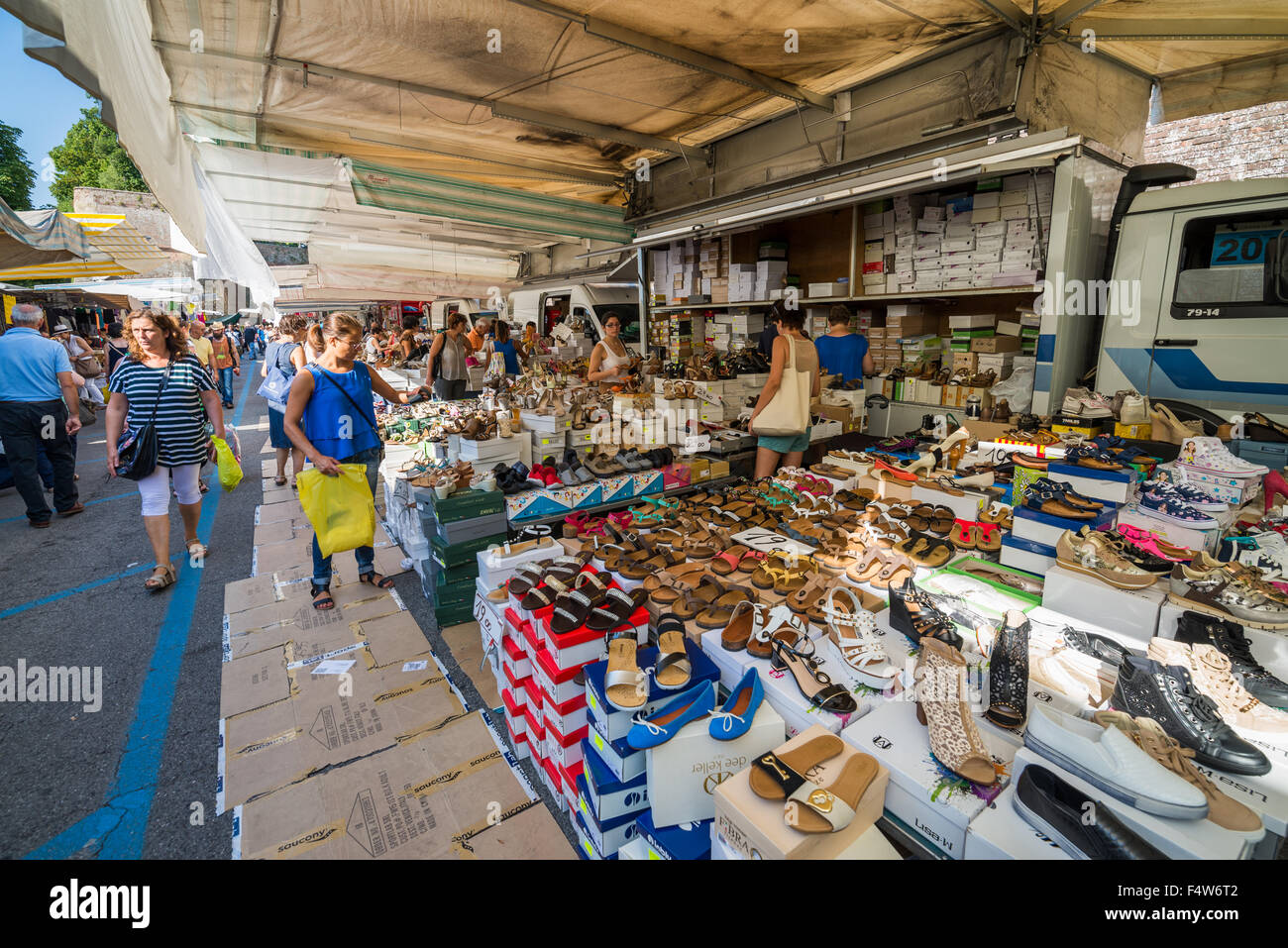 Market stalls , Siena, Tuscany, Italy, Europe Stock Photo - Alamy