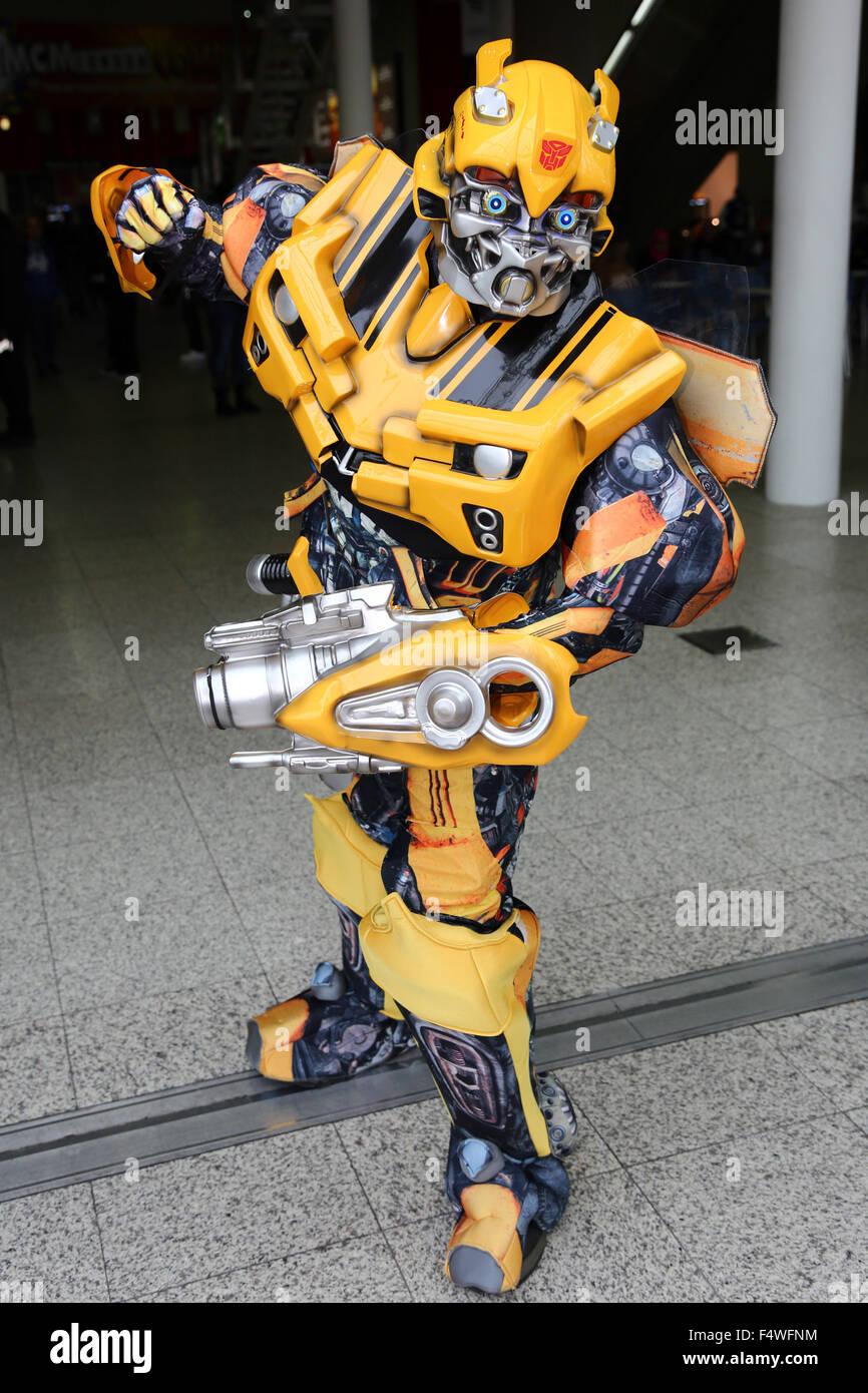 Transformers costume hi-res stock photography and images - Alamy