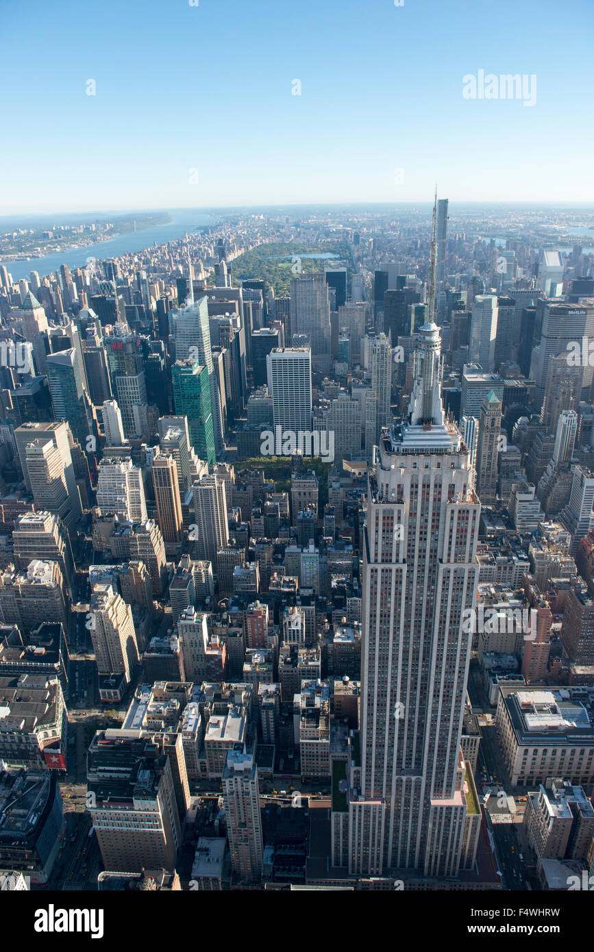 Aerial shot of the Empire State Building and Midtown Manhattan in New ...