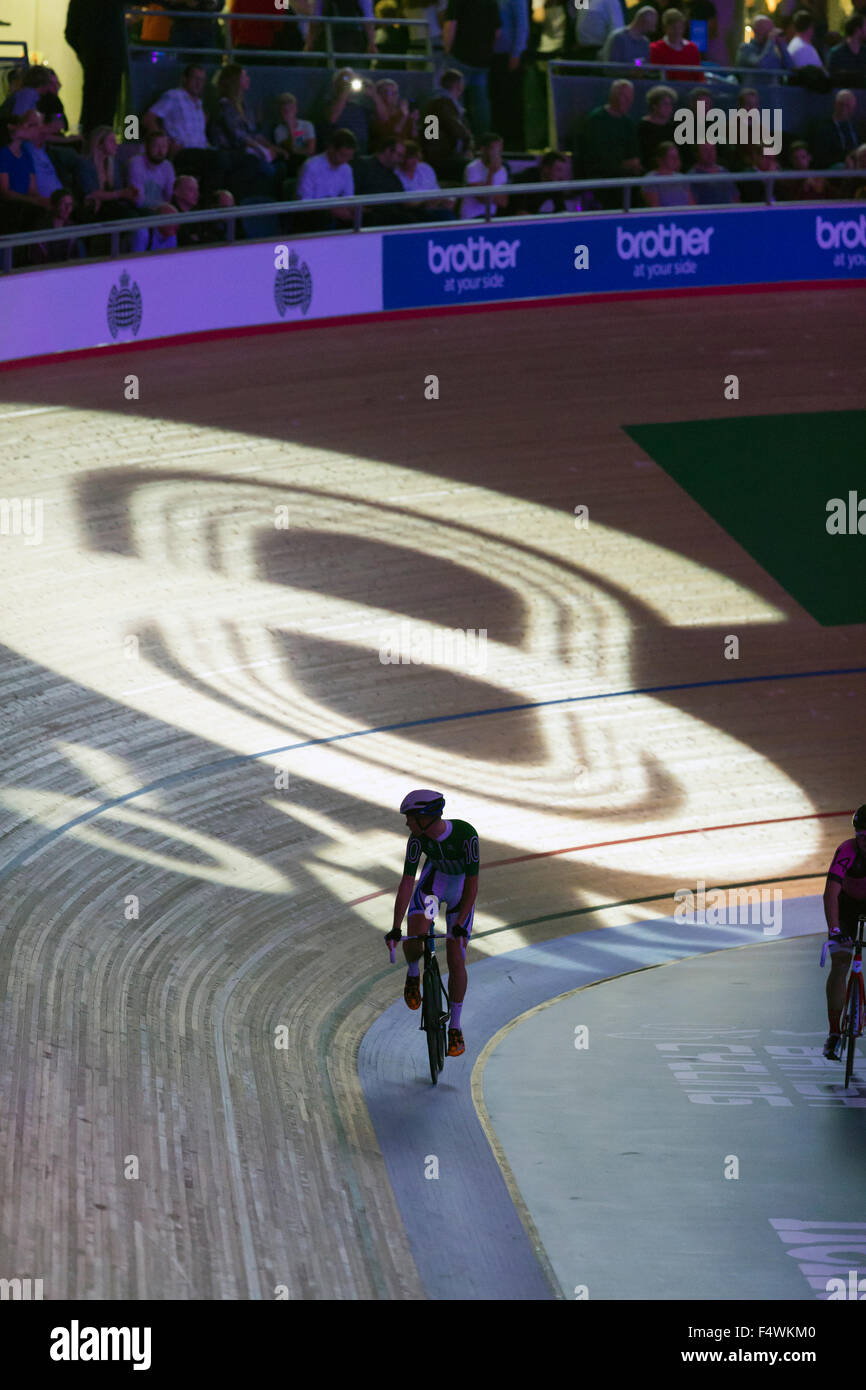 London, UK. 22nd October, 2015. London, UK. 22nd October, 2015. 6 Day London, an elite track cycling competition, Lee Valley Velo Park, London, UK. Credit:  Simon Balson/Alamy Live News Stock Photo