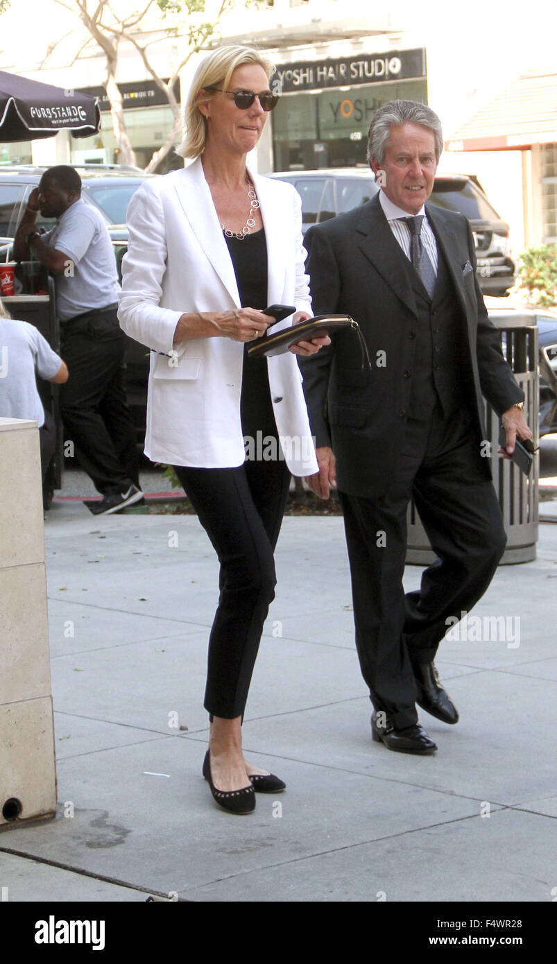 Amy Ryan goes shopping in Beverly Hills wearing a white jacket  Featuring: Amy Ryan Where: Los Angeles, California, United States When: 20 Aug 2015 Stock Photo